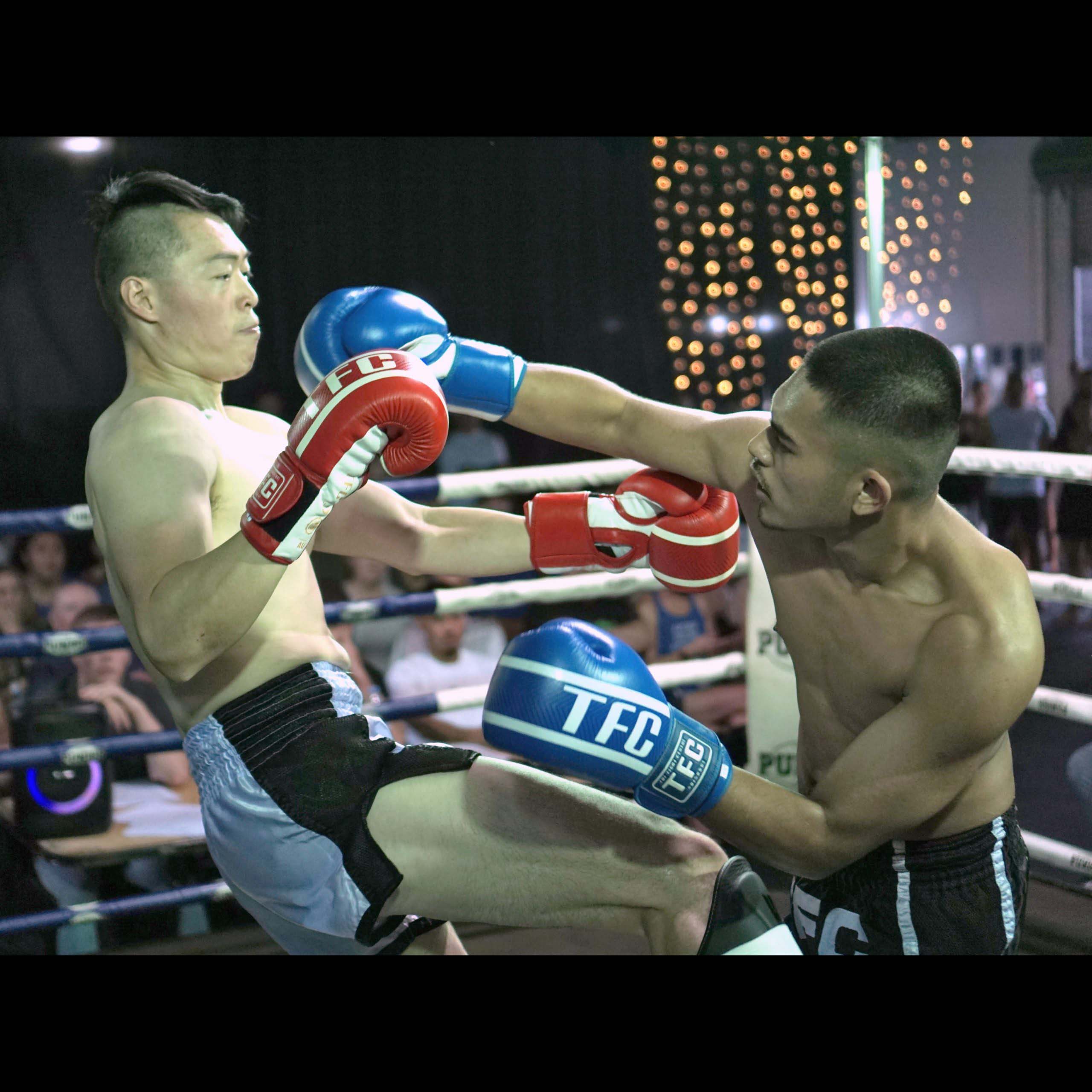 The fight night kicked off with 2 Muay Thai fighters contesting a heated battle